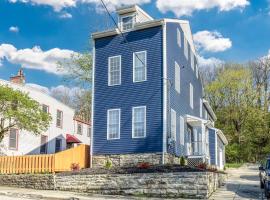 Spacious & Cozy Central Cincinnati Home，位于辛辛那提的酒店
