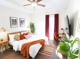 The Champion's Suite Newly Built Upscale Central