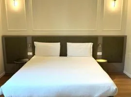 杜卡德奥斯塔酒店