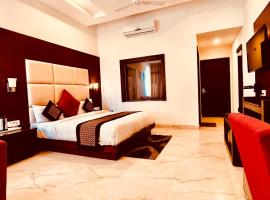 Hotel The Onix，位于德拉敦的酒店