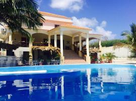 Hotel la Saladilla Bleach Club，位于巴拉奥纳省圣克鲁斯的酒店