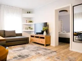 bonquartier - LUX APT #2 Moderne, stilvolle Wohnung mit voll ausgestatteter Küche, Klimaanlage und Parkplatz