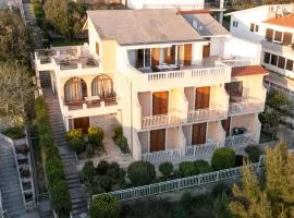 Apartments Kapetan Jure