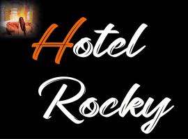 Hotel Rocky & C Foods，位于Jīnd的酒店