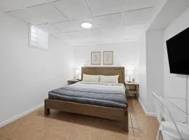 Shadyside, Pittsburgh !A Modern and Bright Private Bedroom with Shared Bathroom