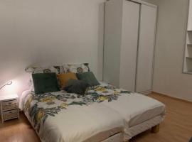 Maison de ville Centre de Narbonne 3 moulins，位于纳博讷的酒店