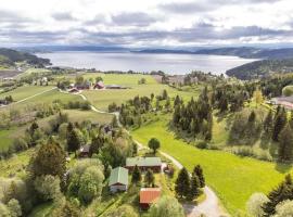 Adventure house Katrine，位于Mosvik的酒店