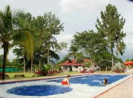Se alquila quinta vacacional completa