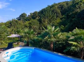 Privates Ferienhaus mit Pool & Whirlpool in Bad Dürkheim，位于巴特迪克海姆的酒店