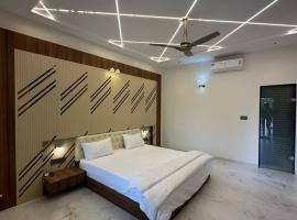 Tatvam Resort，位于Manchar的酒店