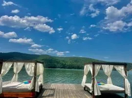 Cabana Grama -ponton privat și jacuzzi pe Lacul Cinciș