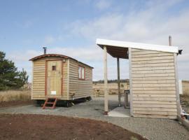 ForbesCroft Huts，位于Lybster的酒店
