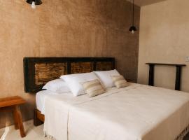 Casa Hotel Izkina，位于科苏梅尔科祖梅尔机场 - CZM附近的酒店