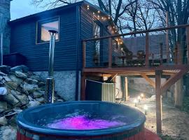 Wellness Chata Hideaway se saunou a vířivkou，位于Třebechovice pod Orebem的酒店