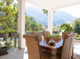 Glanz Antique Paradise near the Sea，位于科托尔的酒店