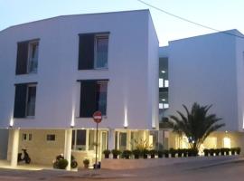 Avis Hotel，位于诺瓦利娅的酒店
