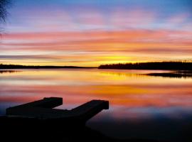 Downtown Wasilla Lakefront Home，位于瓦西拉的酒店