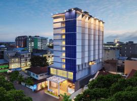 Aston Inn Pantai Losari Makassar，位于马卡萨的酒店