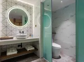 Huayang Hotel Century City Convention and Exhibition Center Branch