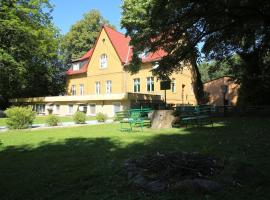 Waldhotel Alte Hölle，位于Wiesenburg的酒店
