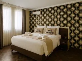 Hotel Shadervan