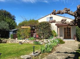 Gîte en Ardèche Méridionale - Les Althéas，位于Chandolas的酒店