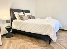 Stylish Studio with Balcony, Near Tilburg Station