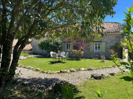 L'Herbe Pot，位于Salles的酒店