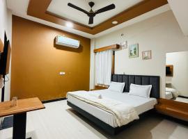 Hotel Vrinda Maheshwar，位于Maheshwar的酒店