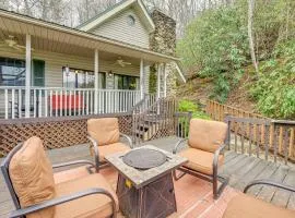 Mtn-View Home with Deck, Fire Pit and BBQ in Almond