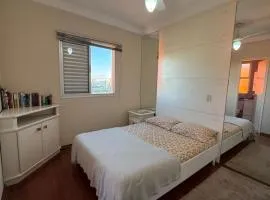 Suíte com espaço compartilhado ao lado do shopping, BOS, Centro