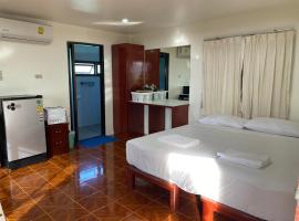 Baan Mon Hill Seaview Room，位于Ban Nong Chaeng的公寓式酒店