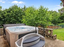 6BDRM with Hot Tub Mt Wash，位于匹兹堡的酒店