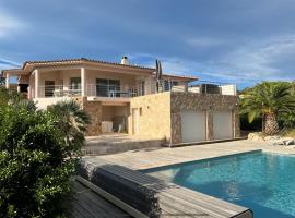 Villa Lorinadu Panoramic View of Sea and Mountain，位于宗扎的酒店
