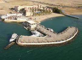 منتجع شاطئ الدولفين للإيواء السياحي