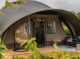 Glampinglodge luxe voor 4 personen met hottub，位于米尔森的豪华帐篷