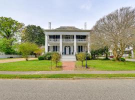 Historic Manor with Screened Porch in Elizabeth City