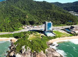 Suíte vista montanha no Blue Sea Hotel, lazer completo beira-mar，位于伊塔佩马的酒店
