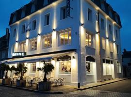 Le Grand Hôtel de la Marine "face à la mer"，位于贝桑于潘港的酒店