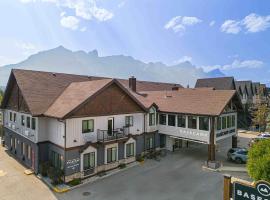 Basecamp Lodge Canmore，位于坎莫尔的酒店