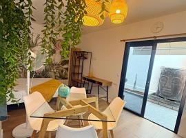 Apartamento muy cerca de playas ocio y restauración en Candelaria Tenerife，位于坎德拉里亚的酒店