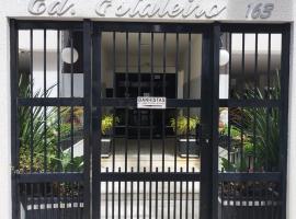 Apartamento de Praia no Centro，位于伊塔佩马的酒店