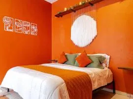 500mbps, Steps to Beach & Downtown, KingBed