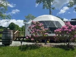 Luxury Glamping Domes,Hot Tub, Mountain views, Winery