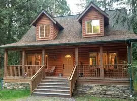 Glacier Springs Cabin 89 Cedar and Log Cabin close to skiing and hiking