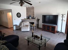 Country house with lots of space，位于Huépac的酒店