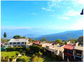A PREMIUM HOTEL TRIBHUVAN RANIKHET Near Mankameshwar Temple- Book Now for Summer vacation，位于拉尼凯特的酒店