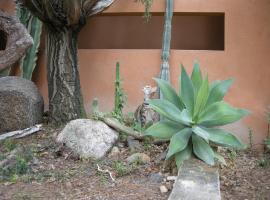 via dei gerani，位于索拉纳斯的酒店