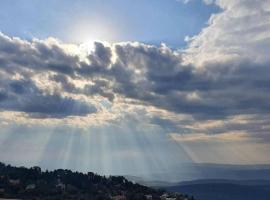נוף כנרת -Sea of galilee view，位于埃米瑞姆的酒店