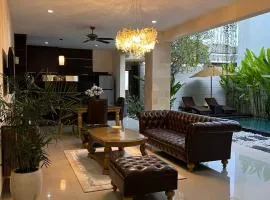 Villa Avi